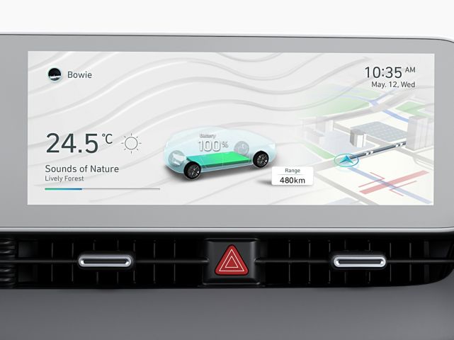 12,25”dotyková obrazovka infotainmentu v elektromobilu Hyundai IONIQ 5.